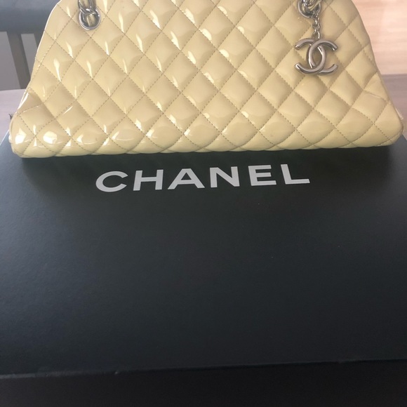 Beautiful Vintage Chanel Bag - Picture 9 of 11